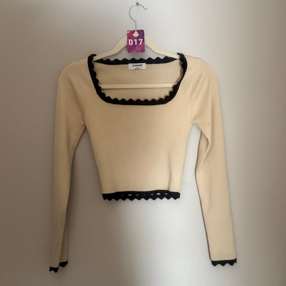 Cream and Black Long Sleeve Crop Top